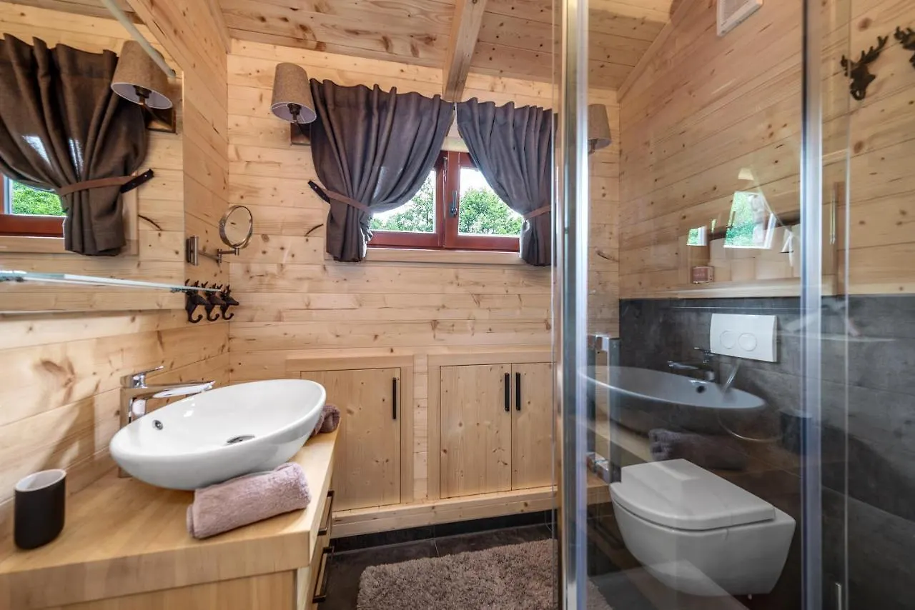 Log House The River Pearl Vila